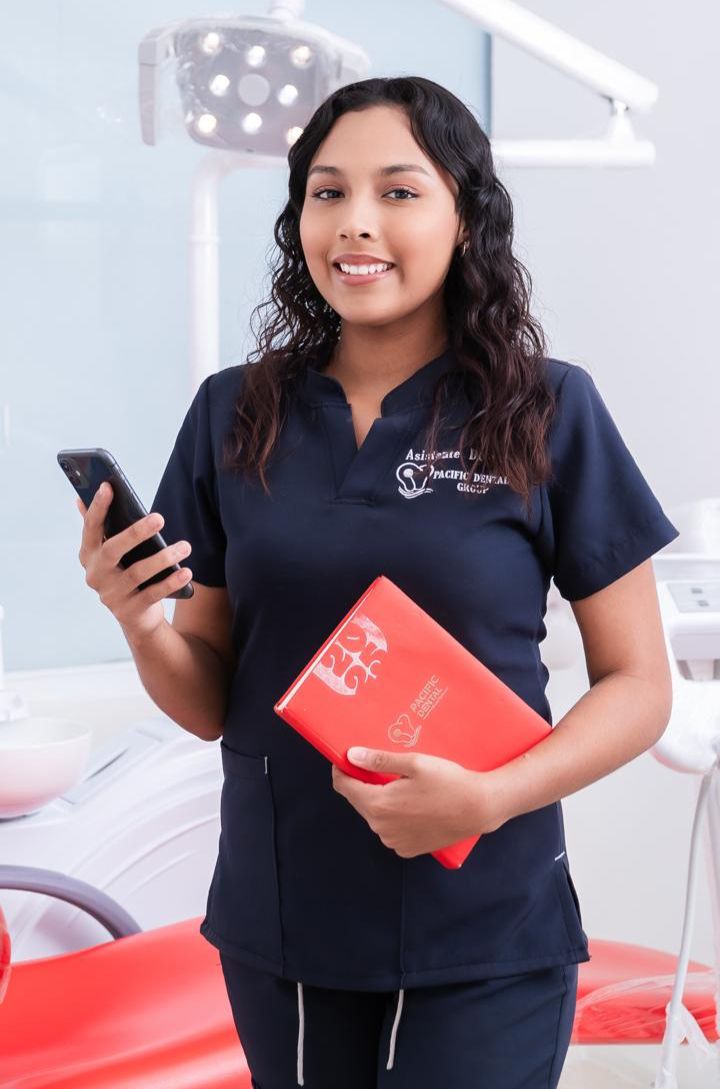 Julianne Castellón - Asesor OdontoMédica